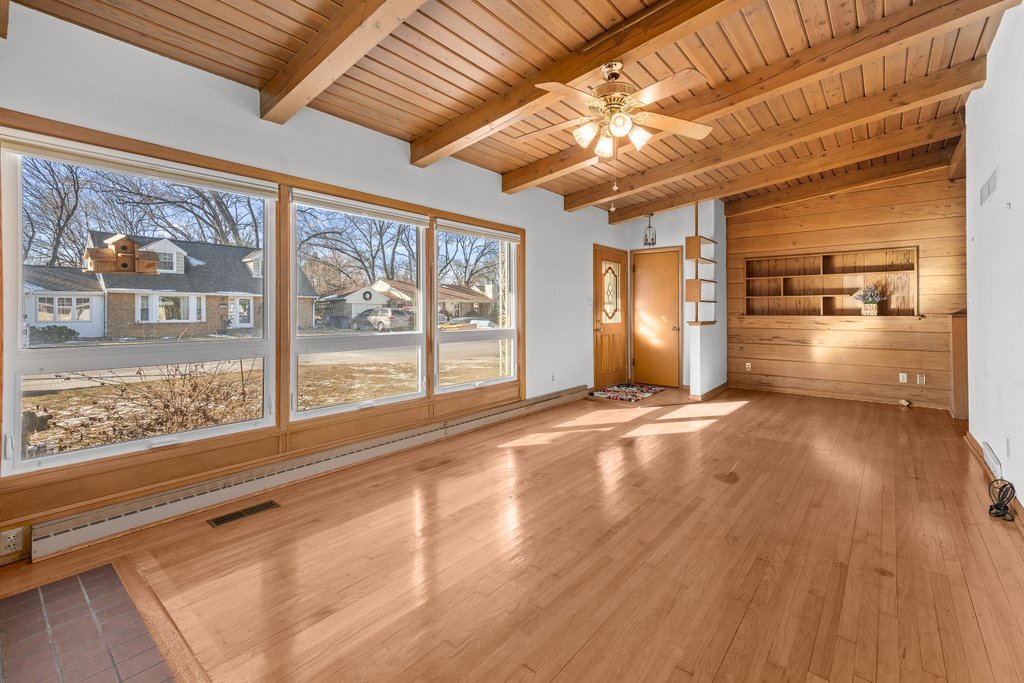 3102 15th Street Moline, IL 61265 - Photo 4 of 36