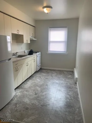 $1,425 | 38 Hoover Avenue, Unit 4A, Passaic, NJ 07055