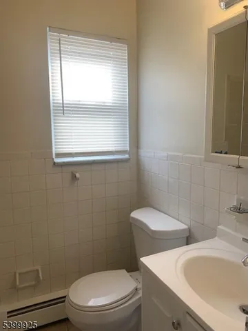 $1,425 | 38 Hoover Avenue, Unit 4A, Passaic, NJ 07055