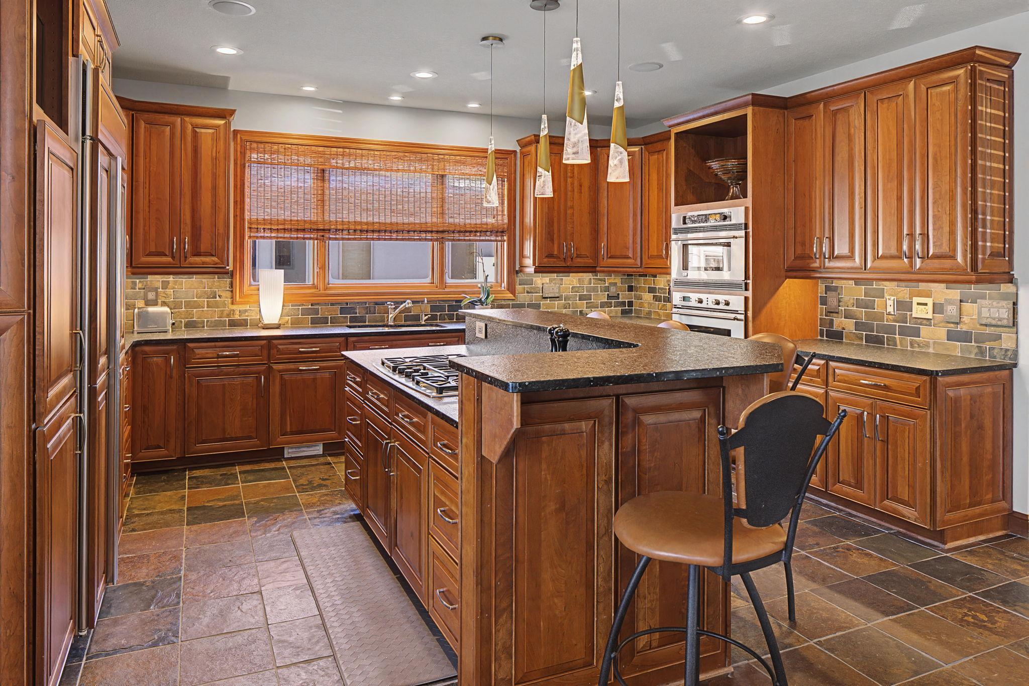 14250 Trace Ridge Road Wayzata, MN 55391 - Photo 13 of 38