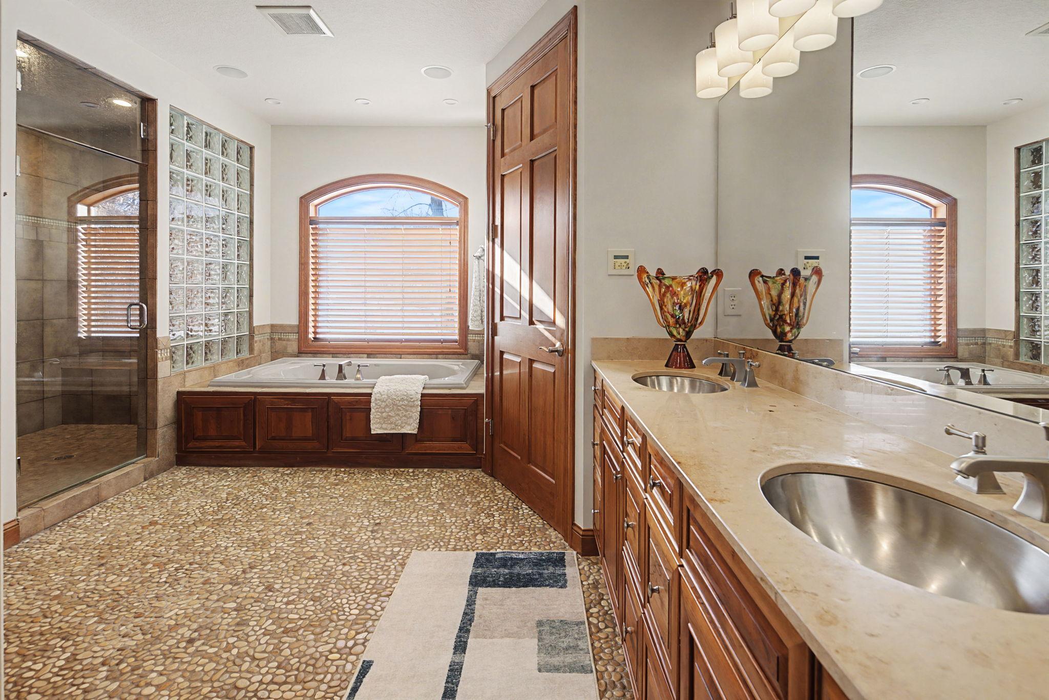 14250 Trace Ridge Road Wayzata, MN 55391 - Photo 18 of 38