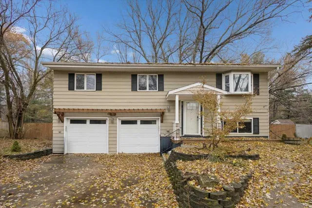 $250,000 | 1949 Orchard Drive, Stevensville, MI 49127