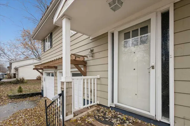 $250,000 | 1949 Orchard Drive, Stevensville, MI 49127