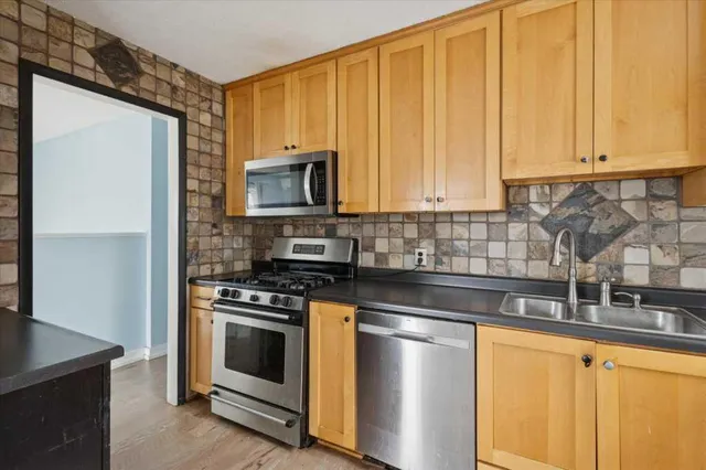 $250,000 | 1949 Orchard Drive, Stevensville, MI 49127