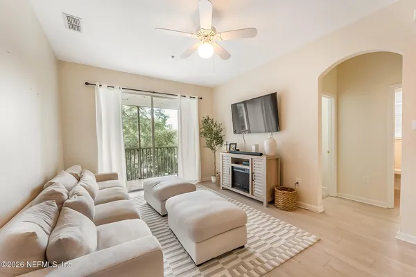 $186,000 | 10550 Baymeadows Road, Unit 413, Jacksonville, FL 32256
