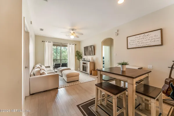 $186,000 | 10550 Baymeadows Road, Unit 413, Jacksonville, FL 32256