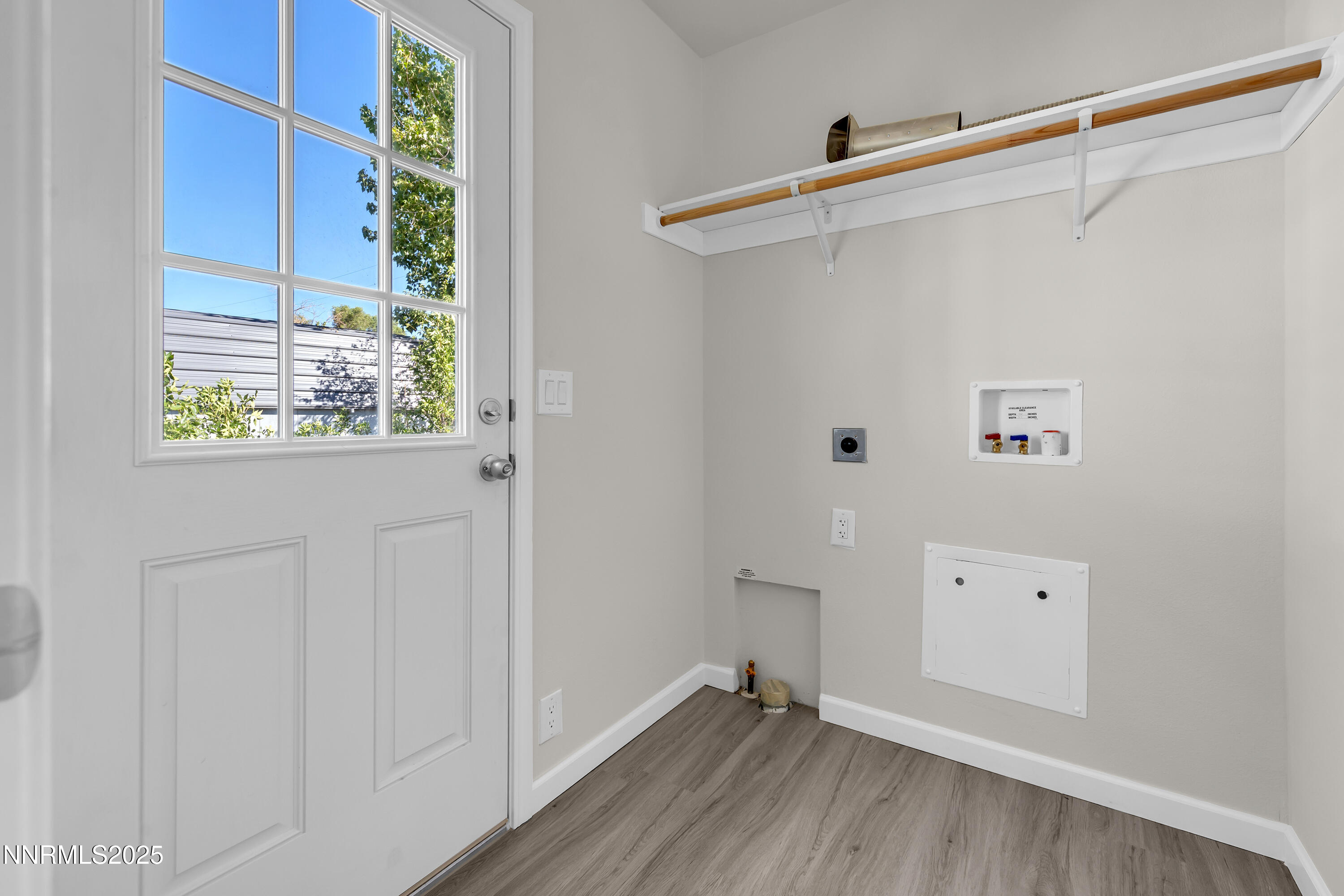 3810 Bobolink Circle Reno, NV 89508 - Photo 29 of 36 a view of an empty room with a window