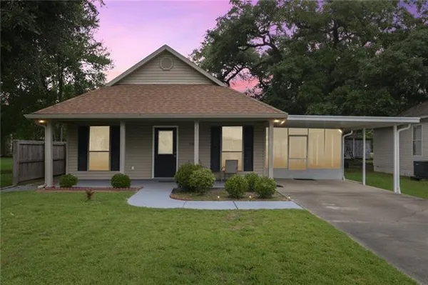 $195,000 | 484 South 2nd Street, Ponchatoula, LA 70454