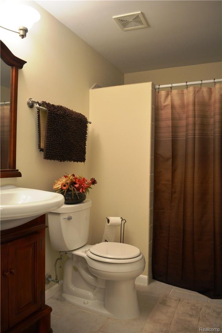 1660 Ridge Road Highland, MI 48356 - Photo 26 of 33 DSC_0136.JPG