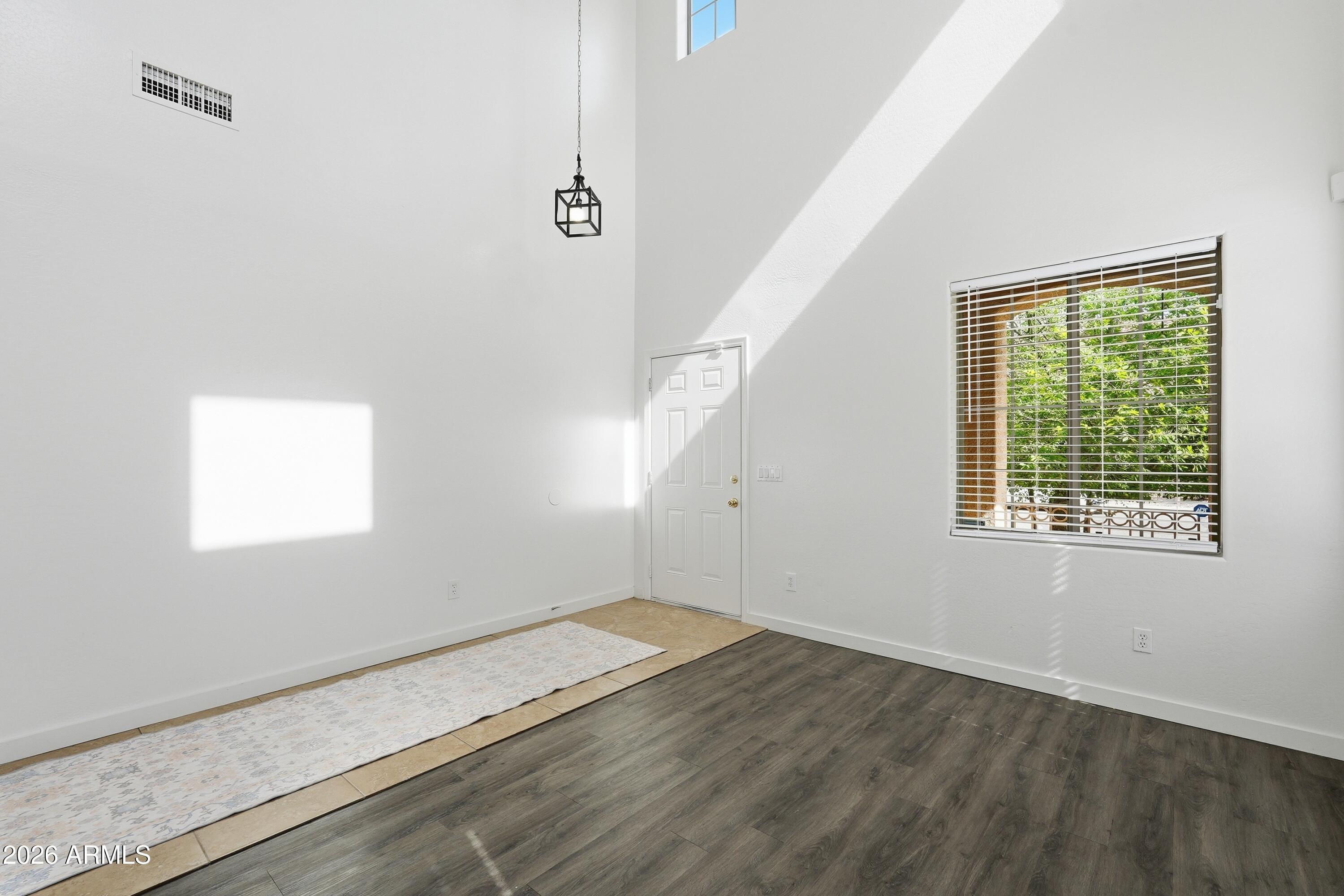7425 West Crown King Road Phoenix, AZ 85043 - Photo 4 of 35 Gallery Image 4
