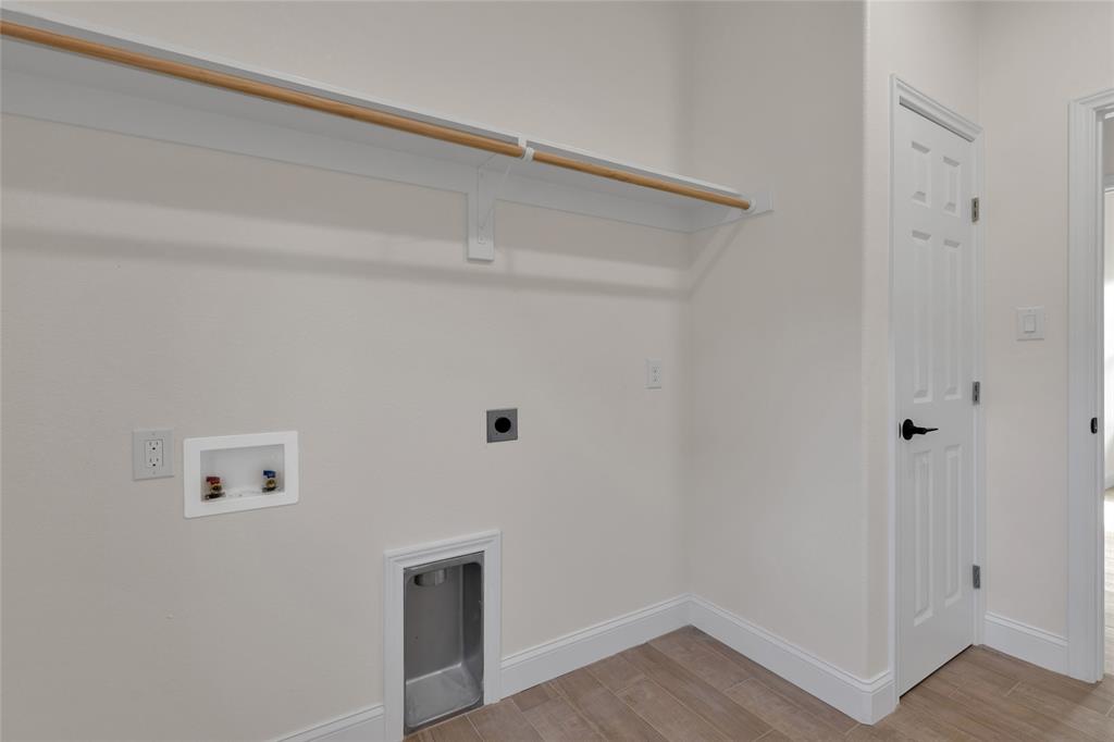 815 Southwest 28th Street Mineral Wells, TX 76067 - Photo 22 of 40 a view of an empty room