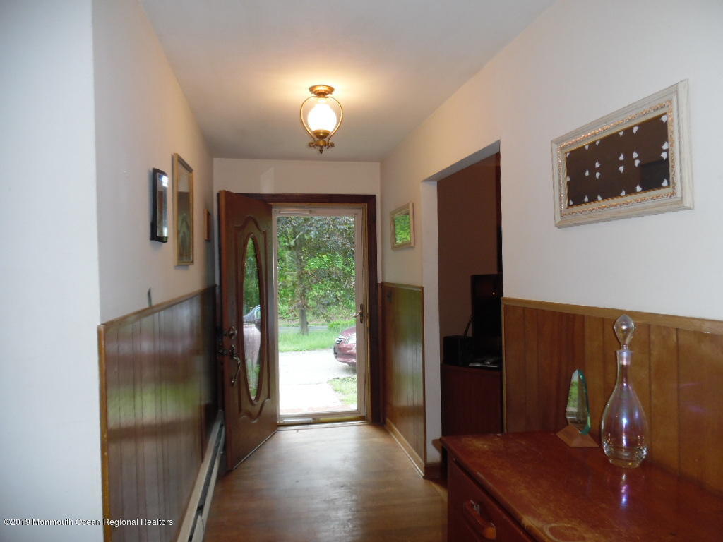 50 Holmes Mill Road Cream Ridge, NJ 08514 - Photo 4 of 27 Foyer