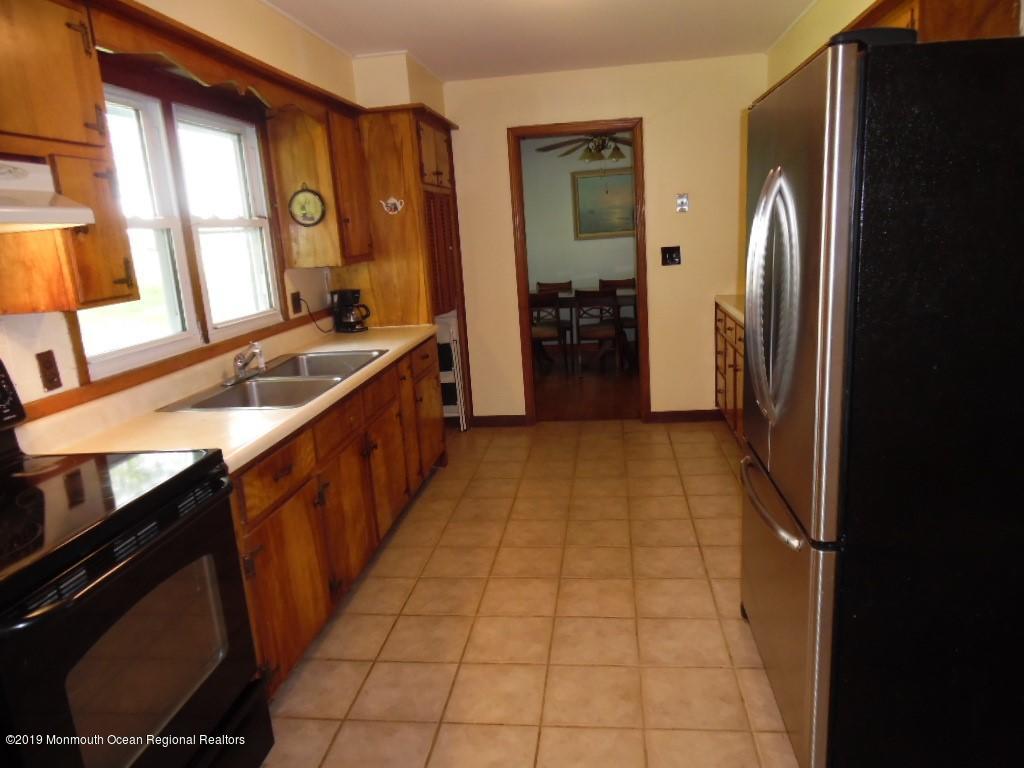 50 Holmes Mill Road Cream Ridge, NJ 08514 - Photo 8 of 27 kitchen