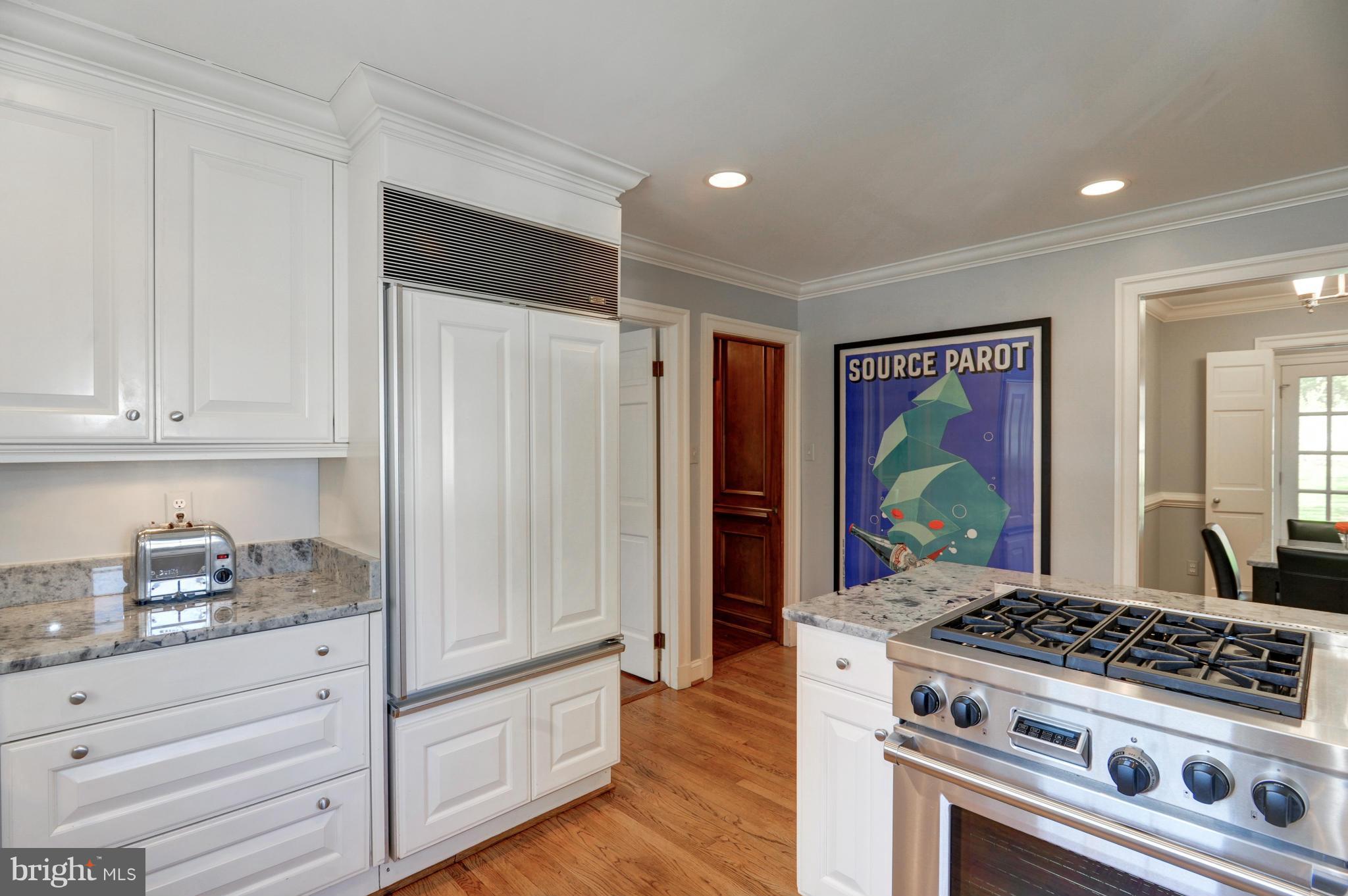11908 Gregerscroft Road Potomac, MD 20854 - Photo 11 of 30 Kitchen