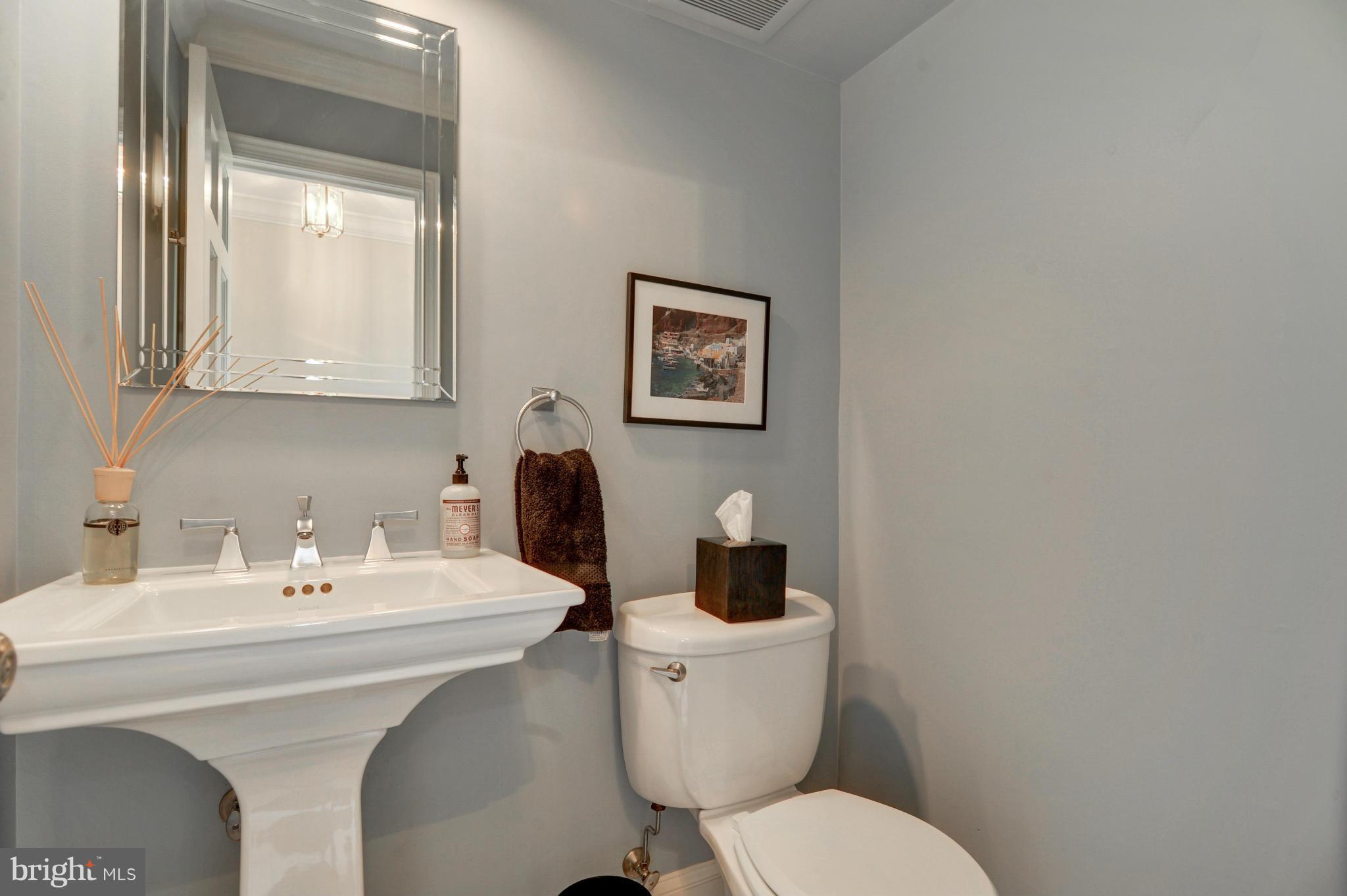 11908 Gregerscroft Road Potomac, MD 20854 - Photo 16 of 30 Bath