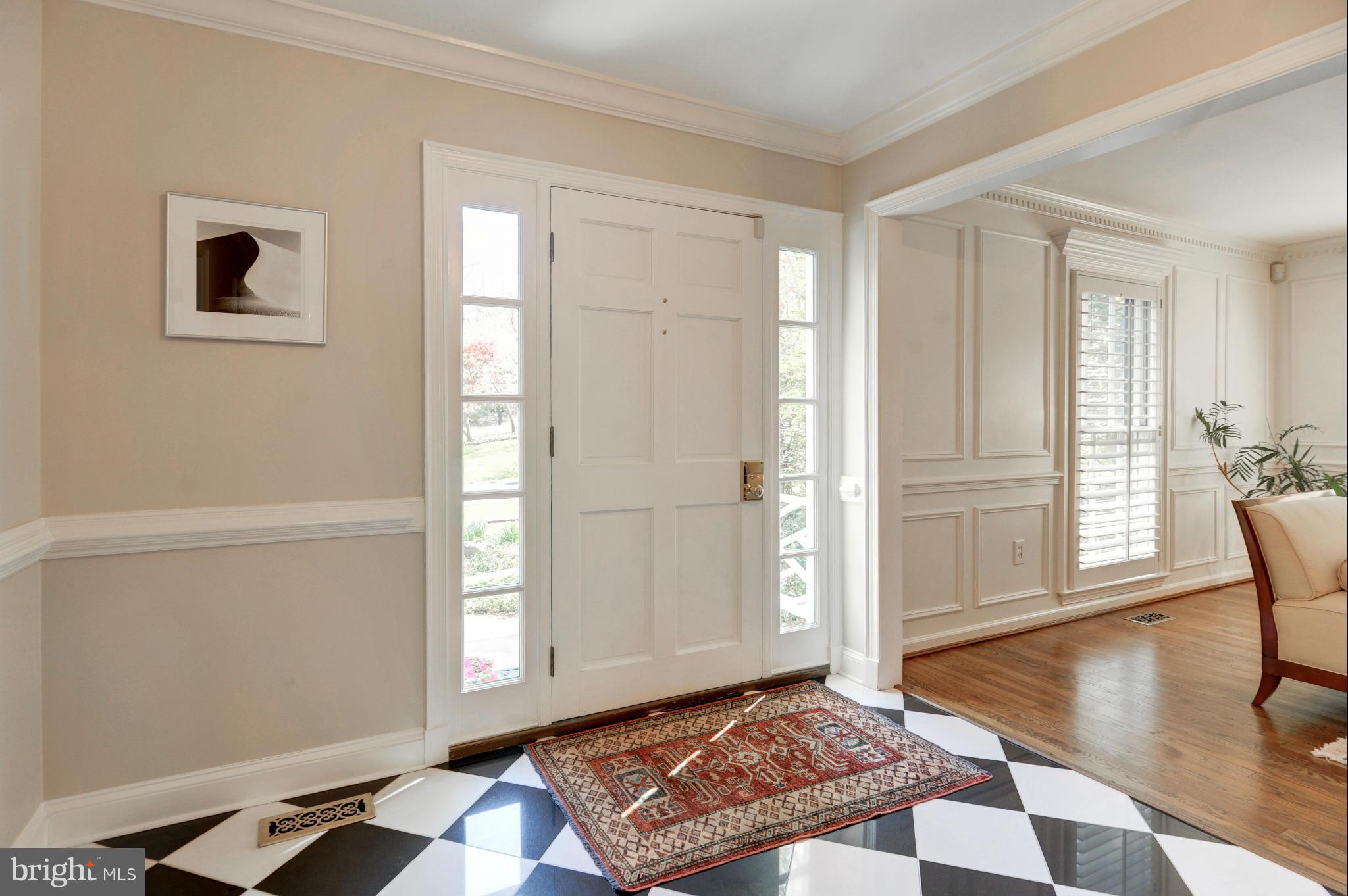 11908 Gregerscroft Road Potomac, MD 20854 - Photo 3 of 30 Interior (General)