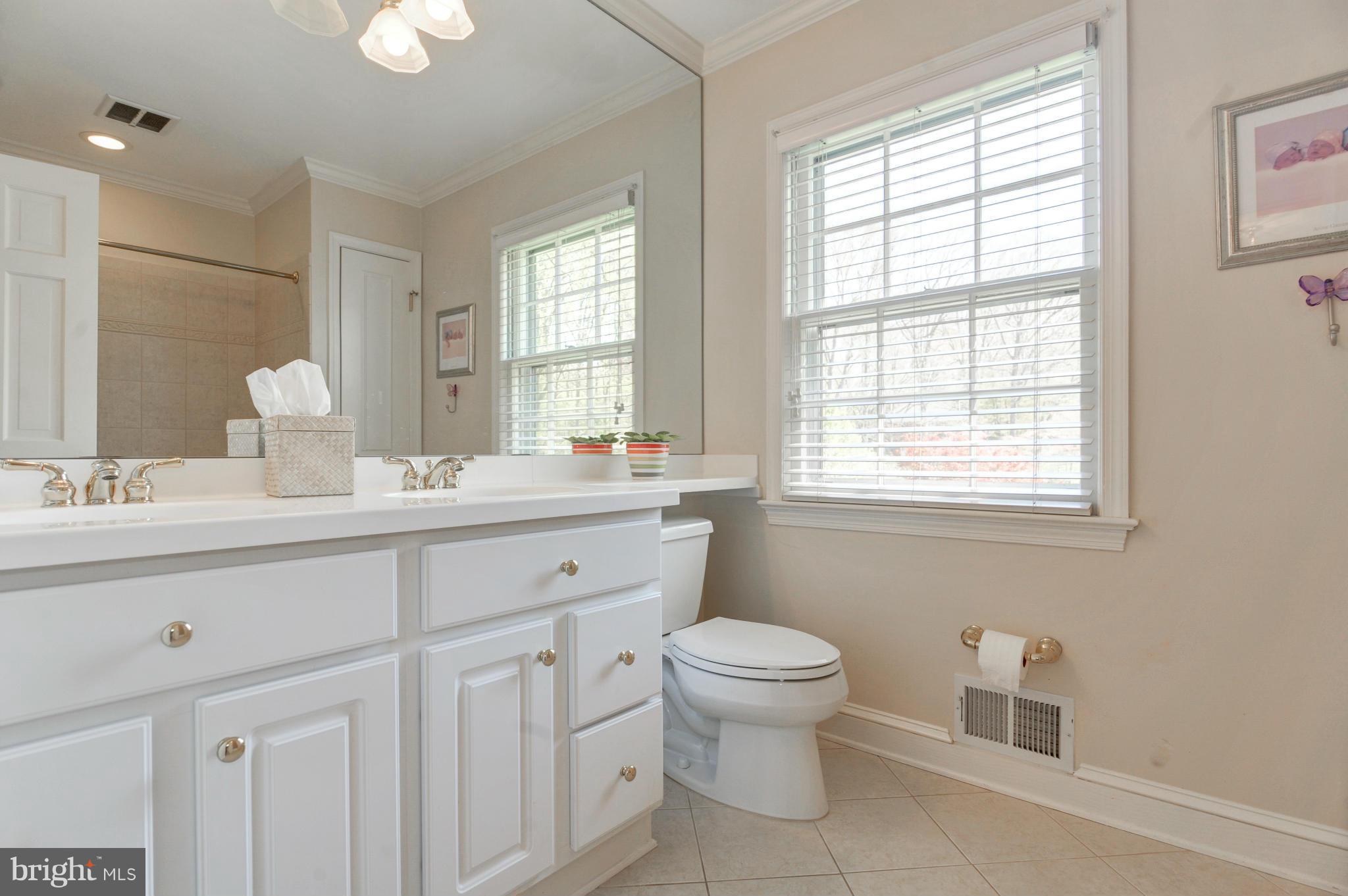 11908 Gregerscroft Road Potomac, MD 20854 - Photo 23 of 30 Bath