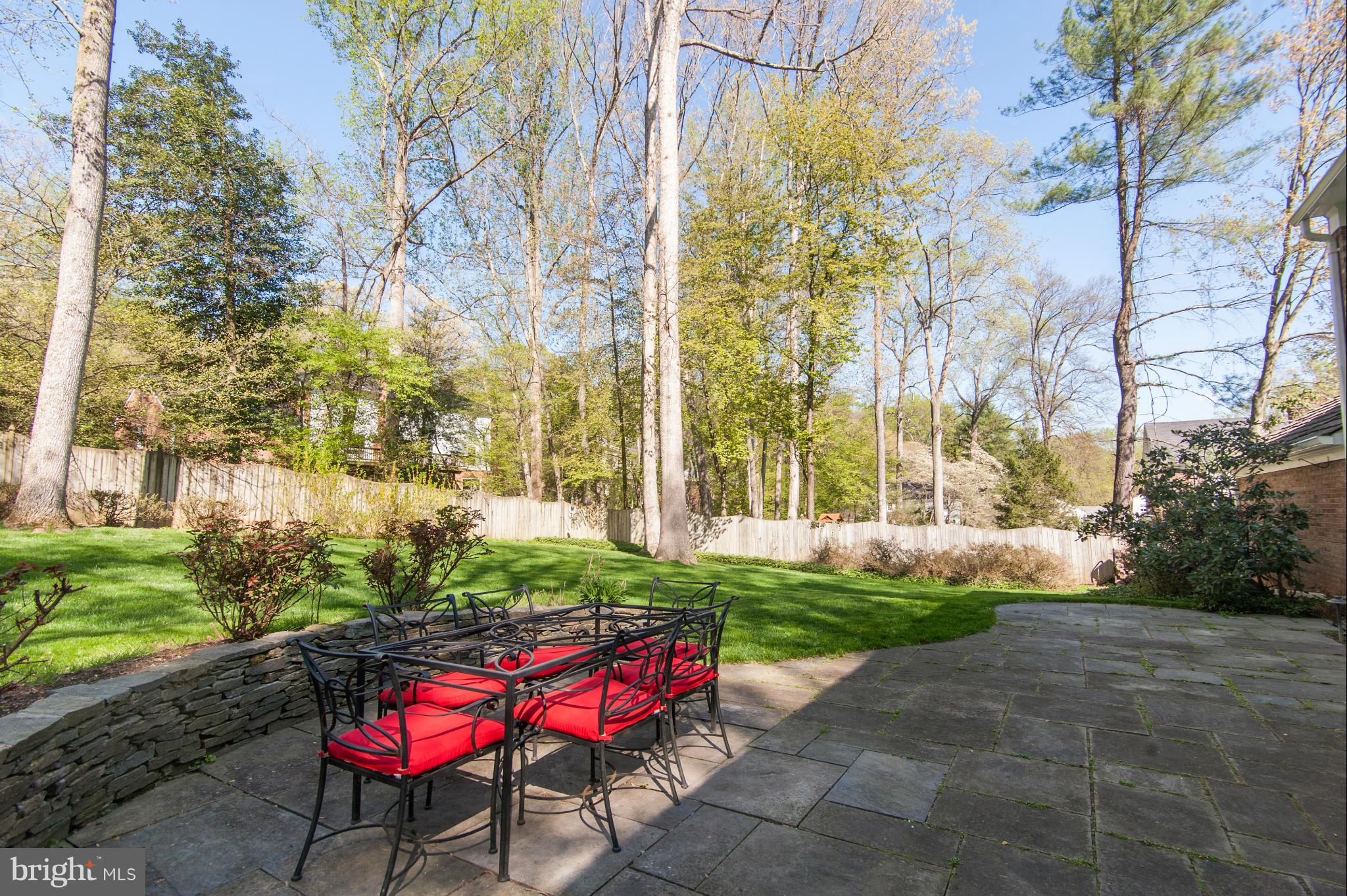 11908 Gregerscroft Road Potomac, MD 20854 - Photo 28 of 30 Exterior (Rear)
