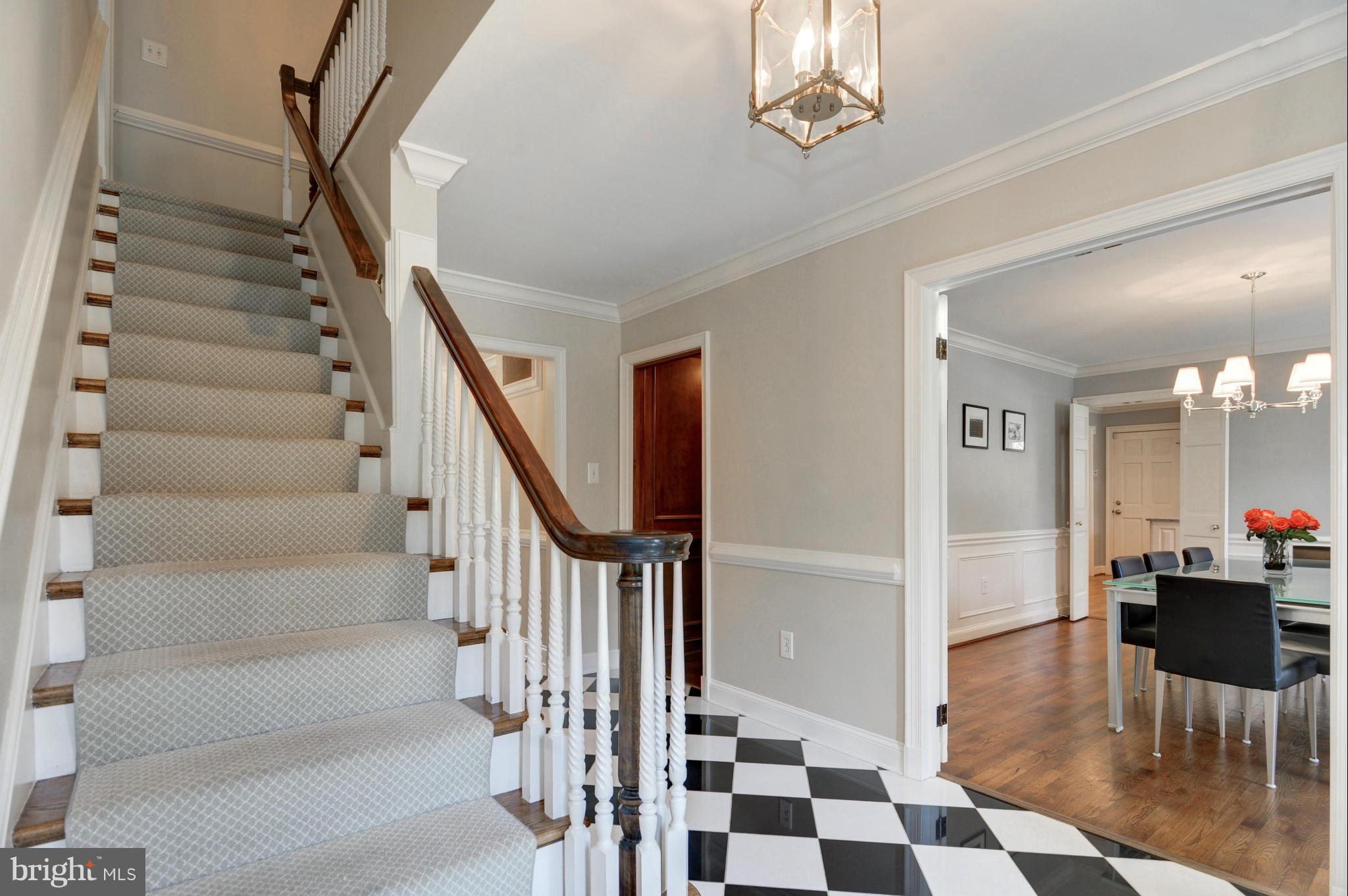 11908 Gregerscroft Road Potomac, MD 20854 - Photo 4 of 30 Interior (General)