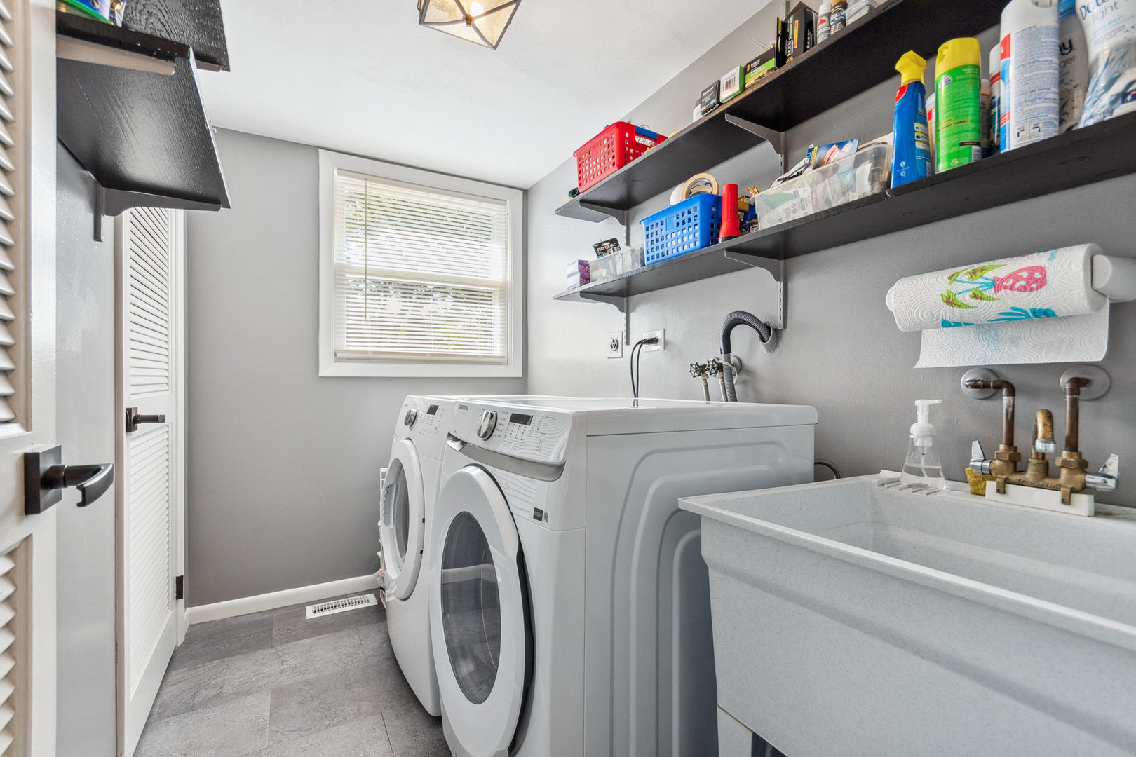 230 Ridgefield Lane Naperville, IL 60565 - Photo 14 of 26 a utility room with dryer and washer