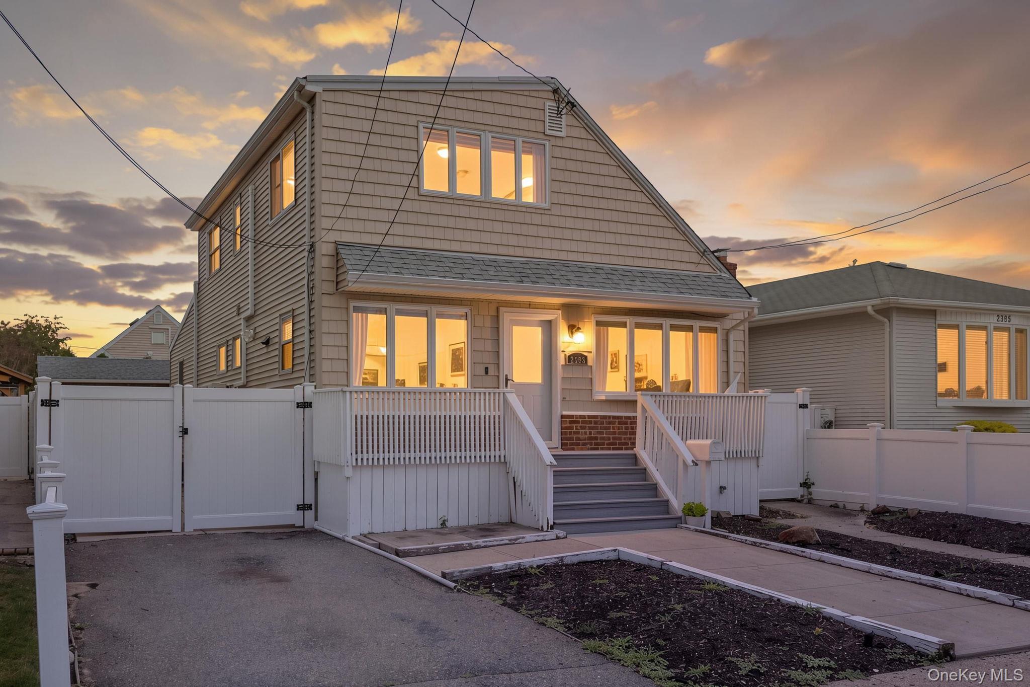 2383 Riverside Drive Wantagh, NY 11793 - Photo 4 of 30