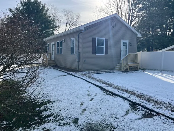 $2,950 | 14 B Cherry Road, Beverly, MA 01915