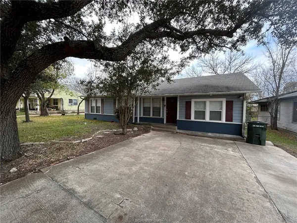 $1,950 | 710 Enfield Street, Bryan, TX 77802