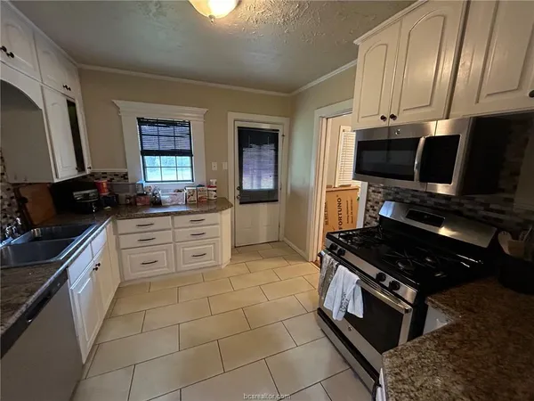 $1,950 | 710 Enfield Street, Bryan, TX 77802