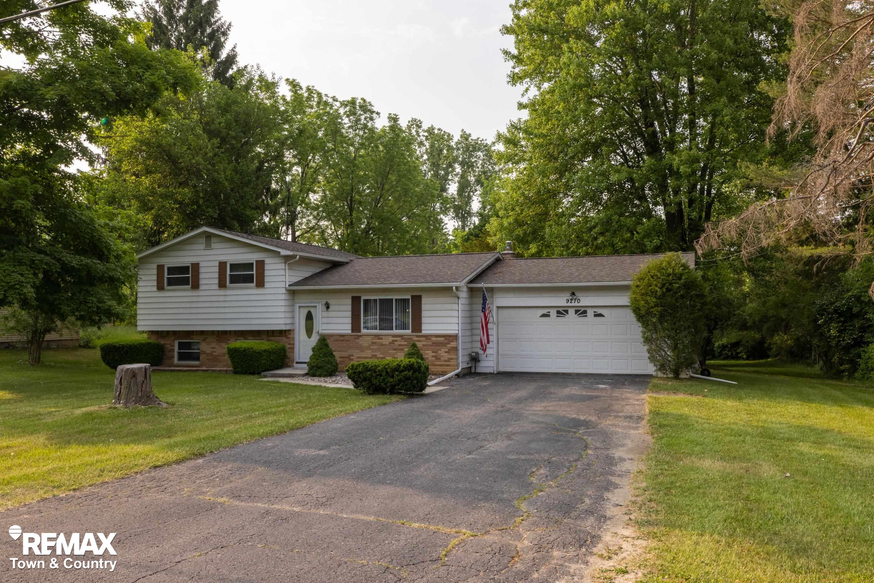 9210 Carpenter Road Flushing, MI 48433 - Photo 1 of 36 50111245.JPG
