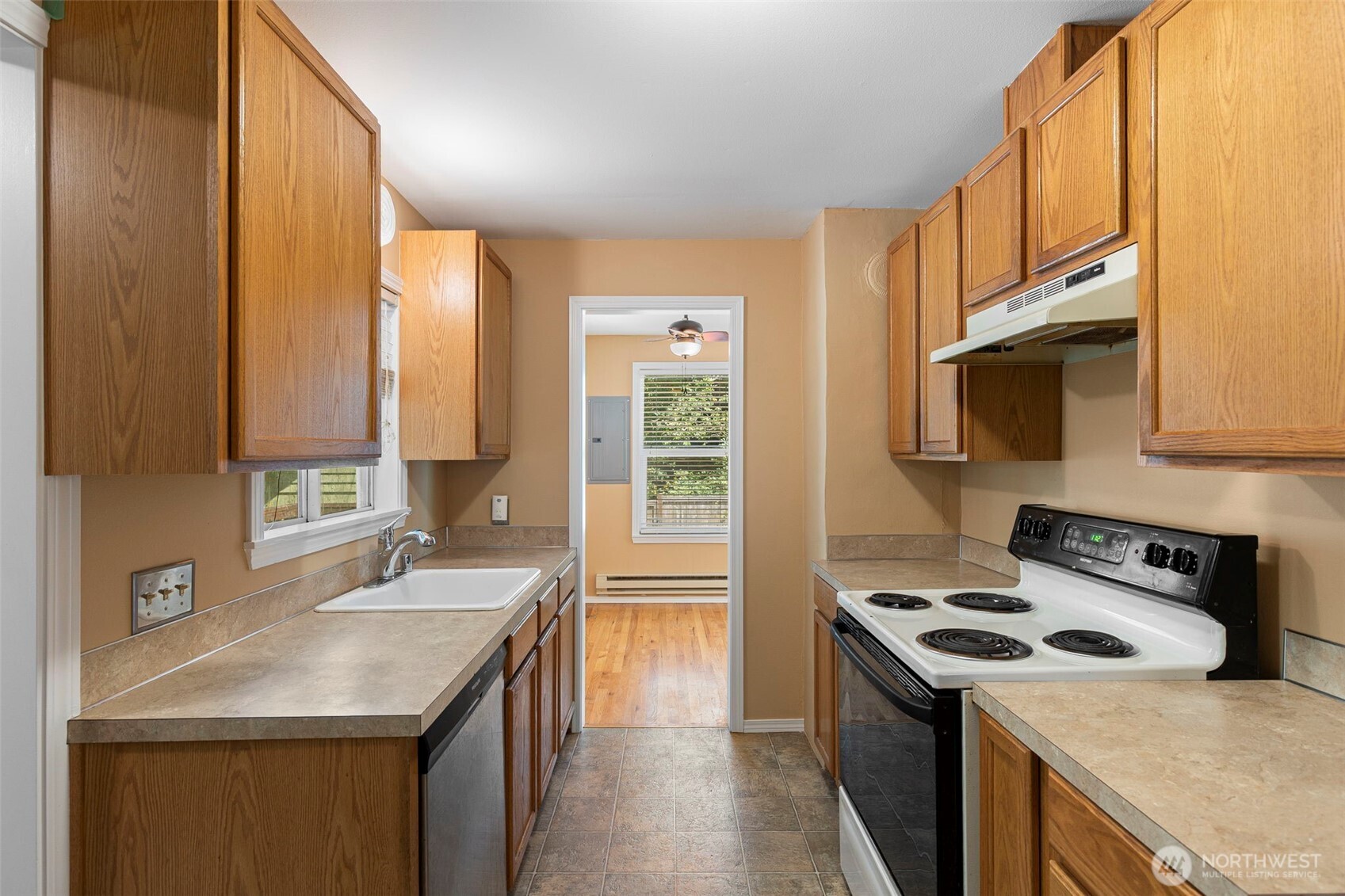 932 Retsil Road Southeast Port Orchard, WA 98366 - Photo 14 of 40