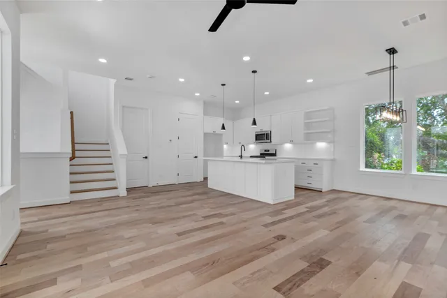 $2,400 | 9426 Campbell Road, Unit C, Houston, TX 77080