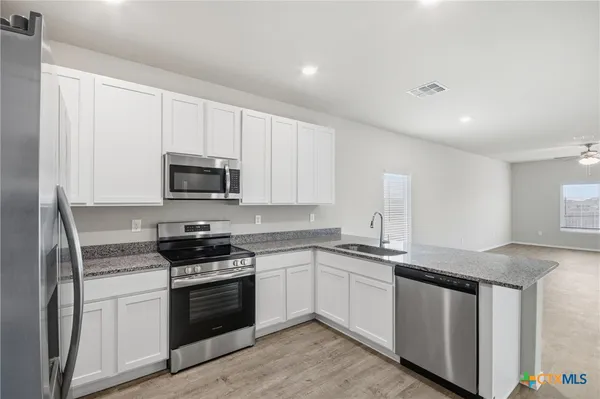 $1,800 | 292 Legacy Circle, New Braunfels, TX 78130