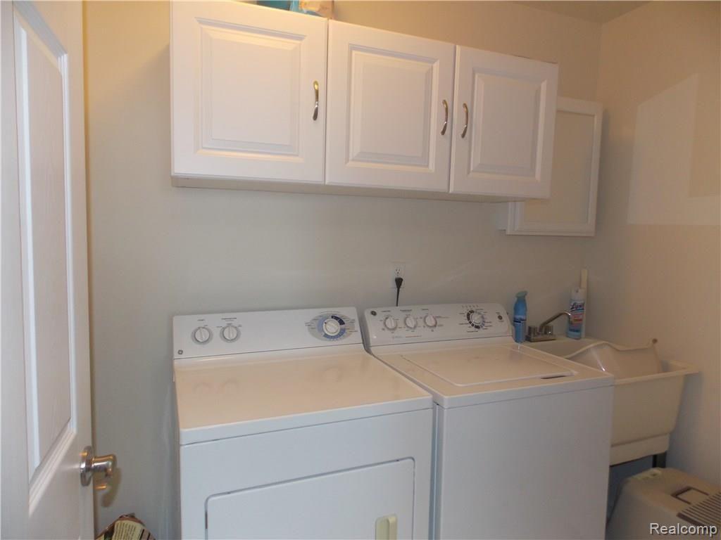 3572 Oakmonte Boulevard, Unit 99 Rochester, MI 48306 - Photo 8 of 13
