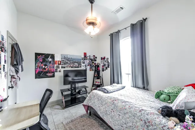 $279,000 | 176 Lake Howard Avenue, Thibodaux, LA 70301