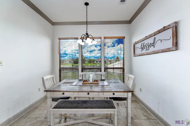 $279,000 | 176 Lake Howard Avenue, Thibodaux, LA 70301