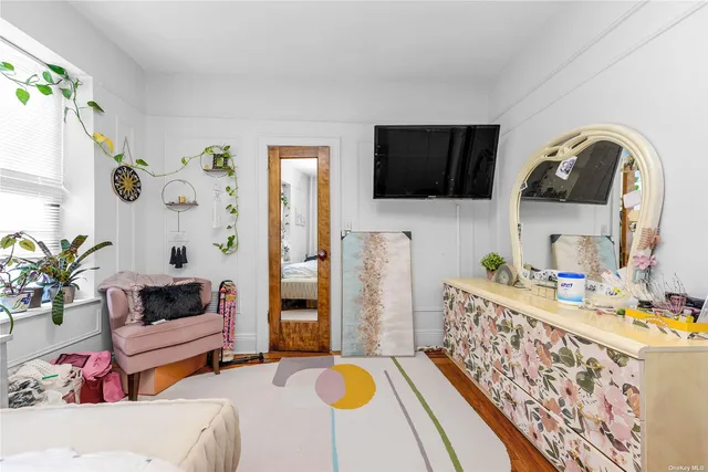 $1,600,000 | 26-21 30th Street | Astoria