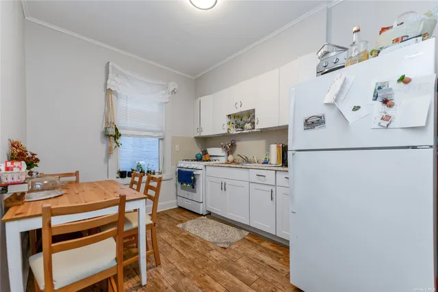 $1,600,000 | 26-21 30th Street | Astoria