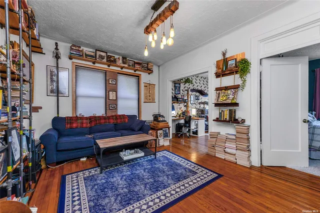 $1,600,000 | 26-21 30th Street | Astoria