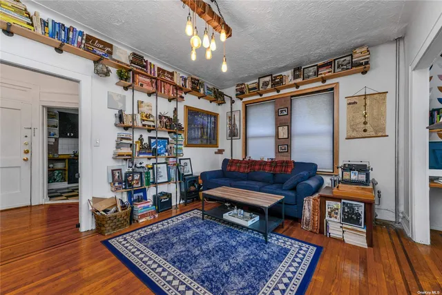 $1,600,000 | 26-21 30th Street | Astoria