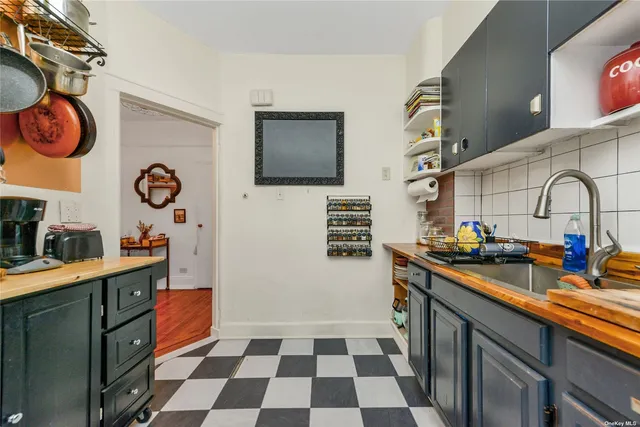 $1,600,000 | 26-21 30th Street | Astoria