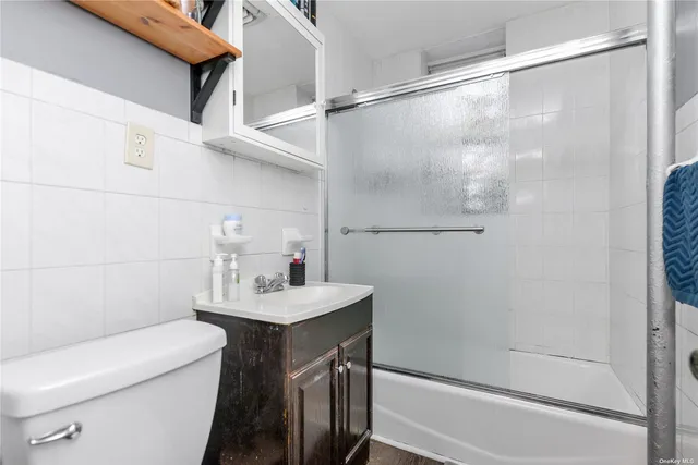 $1,600,000 | 26-21 30th Street | Astoria