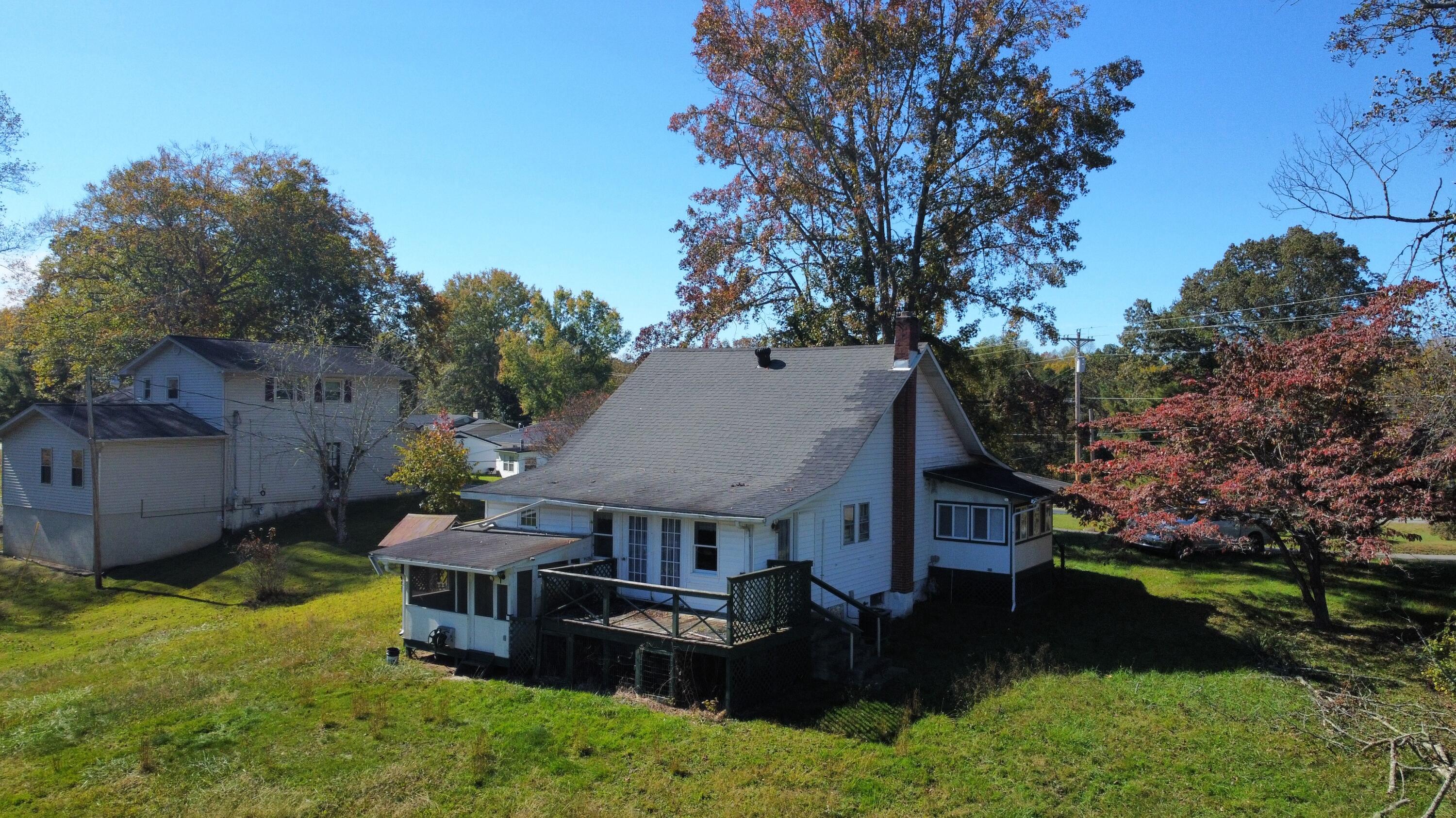 27 West Ridge Road Beattyville, KY 41311 - Photo 3 of 24 dji_fly_20241019_140632_420_172936130468