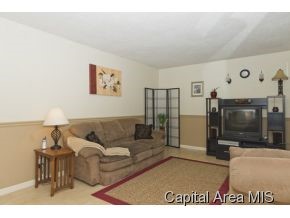 131 Dawn Drive Springfield, IL 62702 - Photo 9 of 15