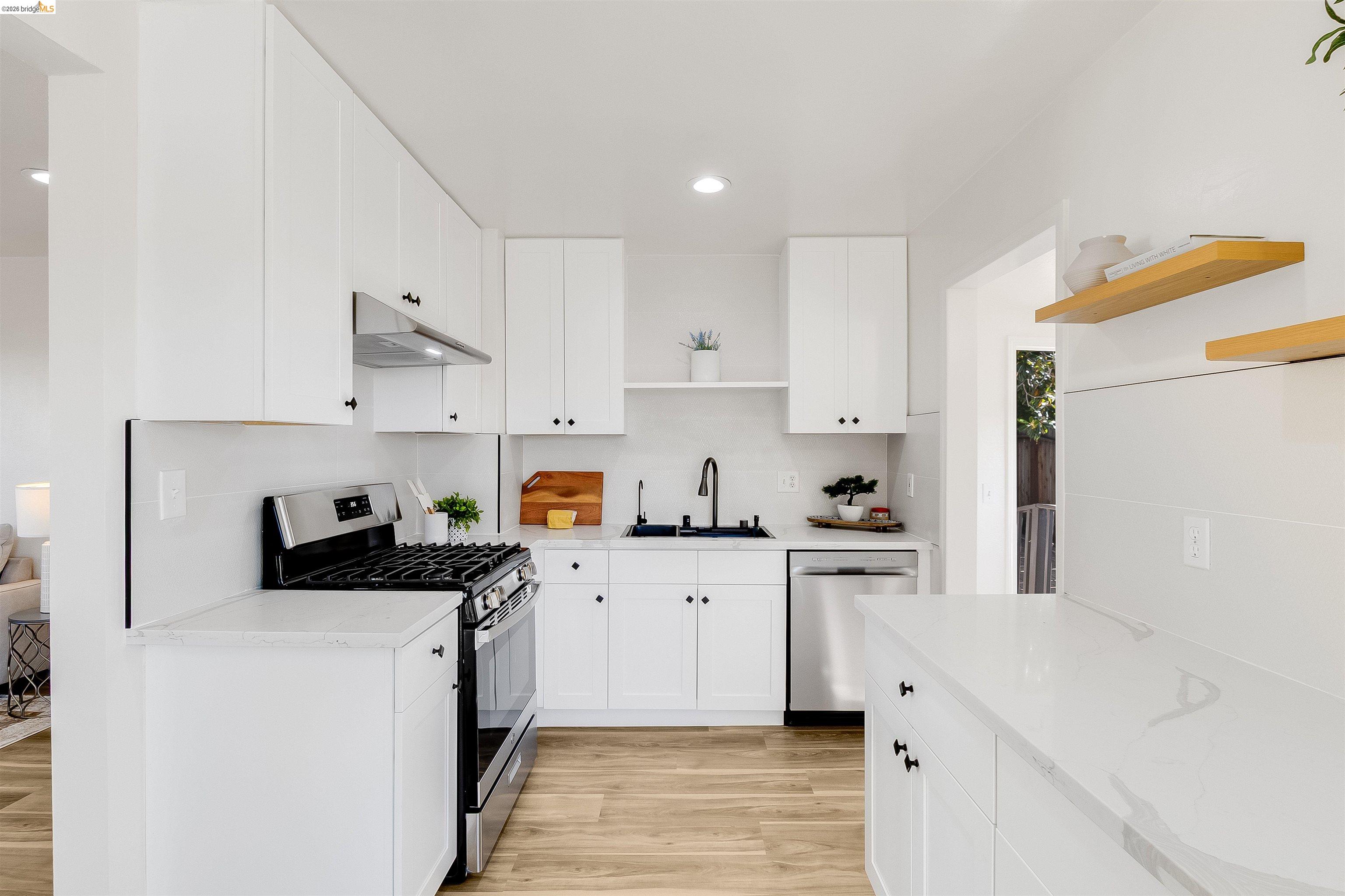 826 Benicia Road Vallejo, CA 94591 - Photo 14 of 36 Gallery Image 14