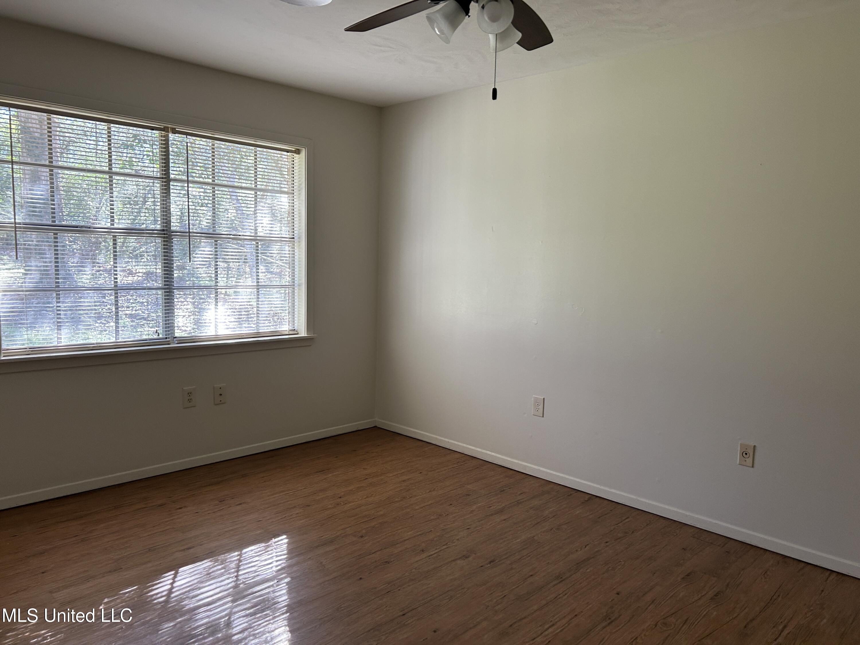 326 Oakhill Circle Clinton, MS 39056 - Photo 6 of 9 IMG_0635