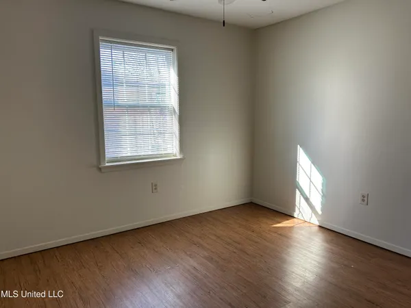 $2,400 | 326 Oakhill Circle, Clinton, MS 39056