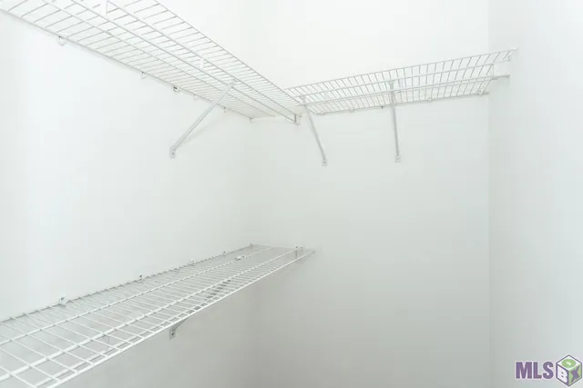 $1,700 | 9591 Pecan Tree Drive, Baton Rouge, LA 70810