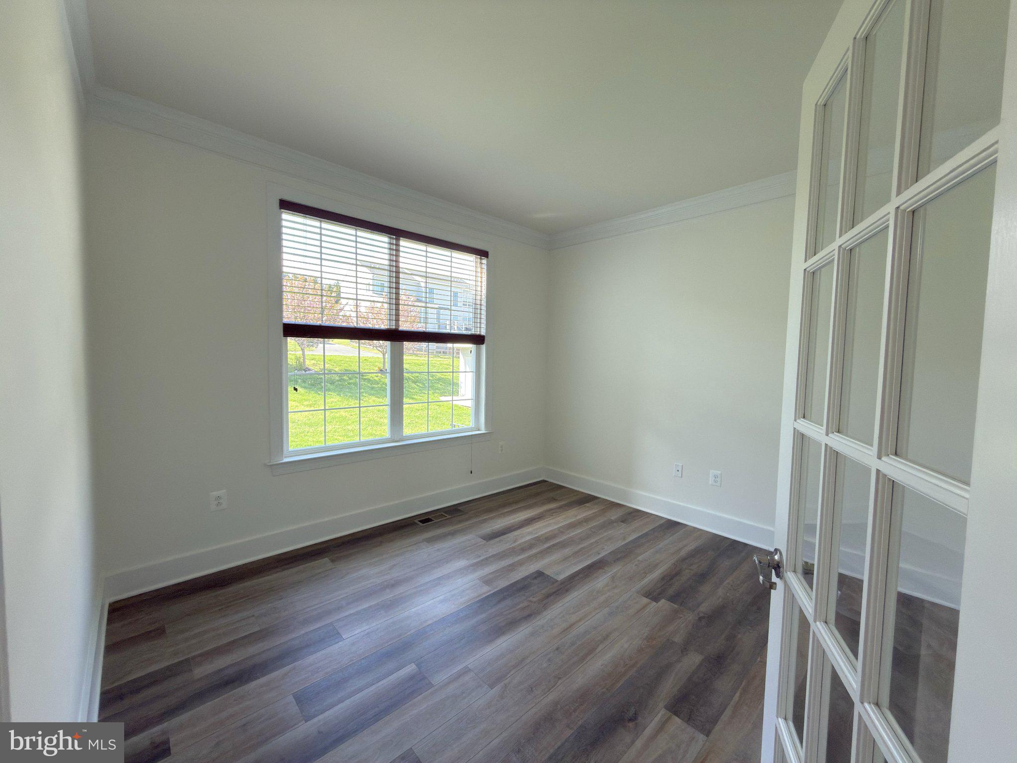 8 Ramsdell Court Round Hill, VA 20141 - Photo 20 of 59 8 RAMSDELL CT Library