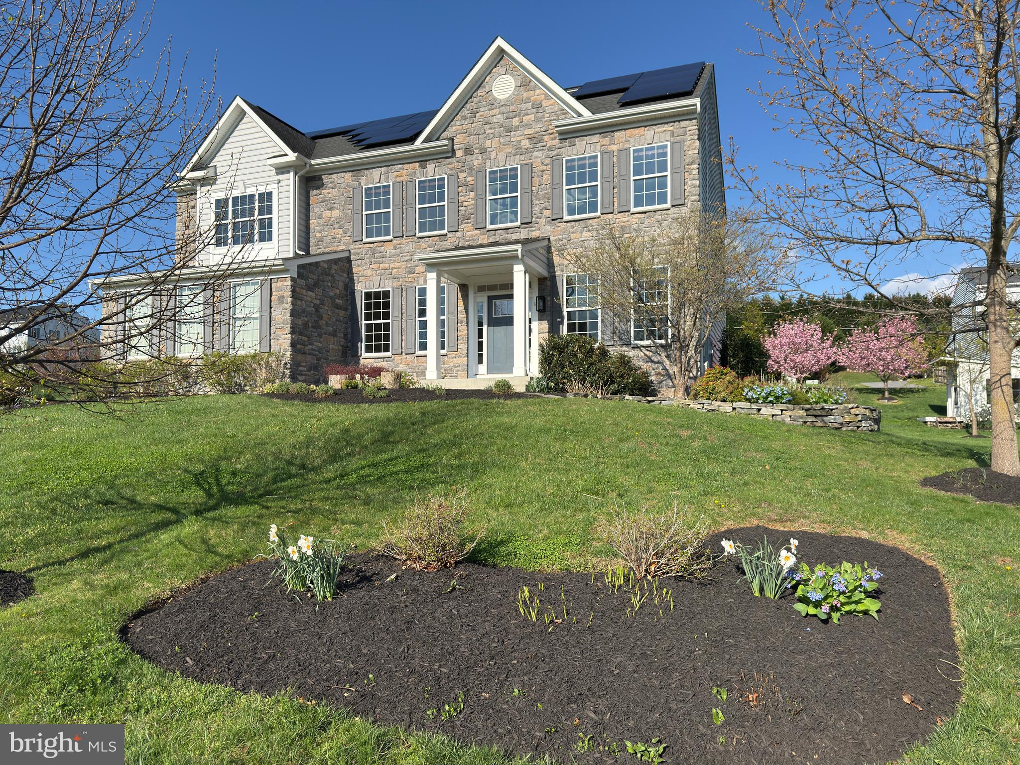 8 Ramsdell Court Round Hill, VA 20141 - Photo 2 of 59 8 RAMSDELL CT Exterior