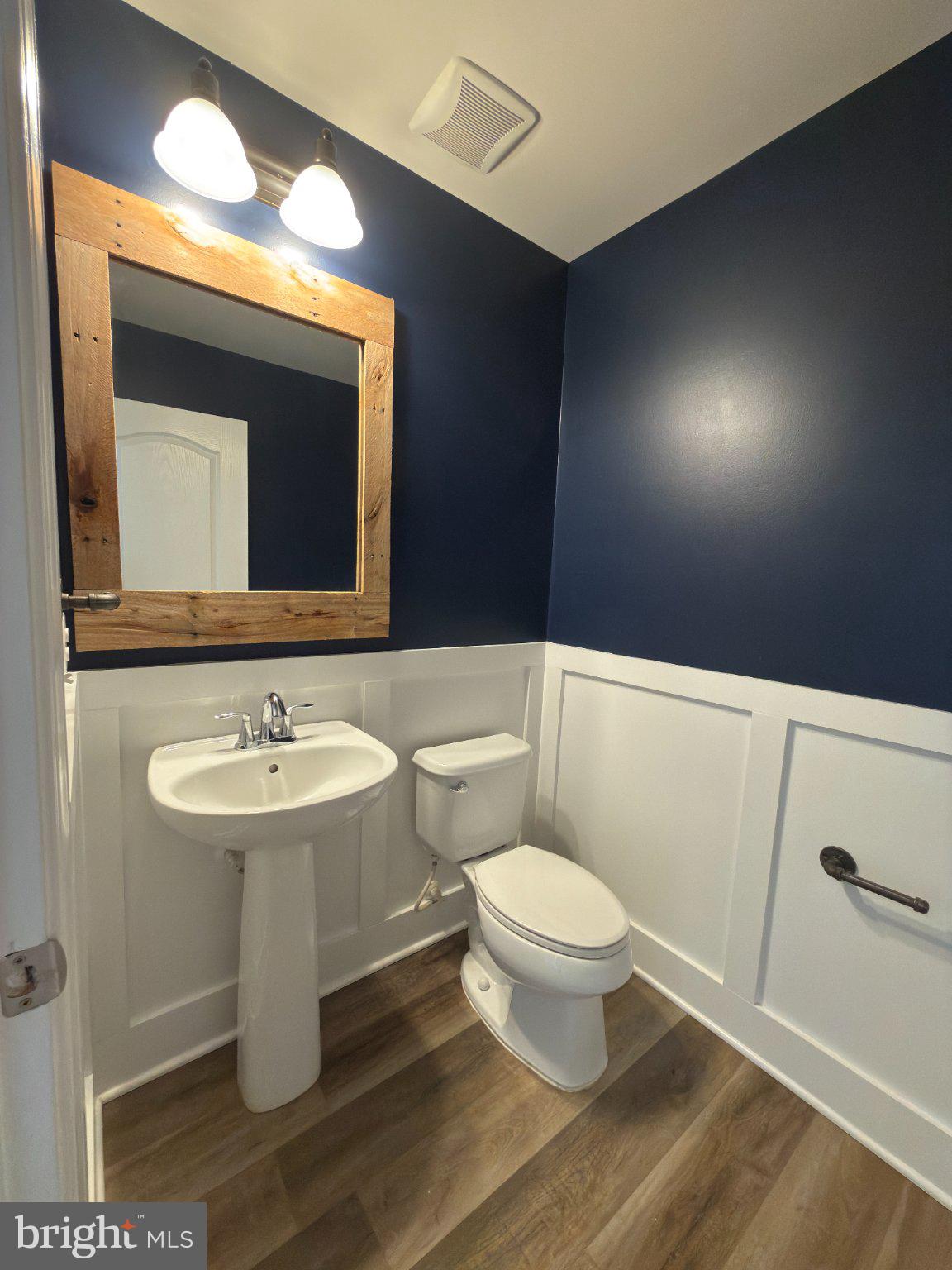 8 Ramsdell Court Round Hill, VA 20141 - Photo 22 of 59 8 RAMSDELL CT Main Level Half Bath